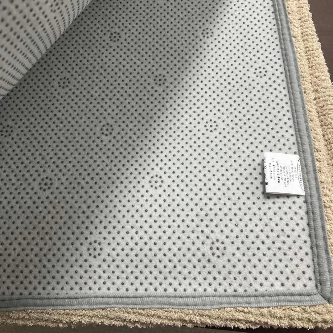 ラグ　ベージュ