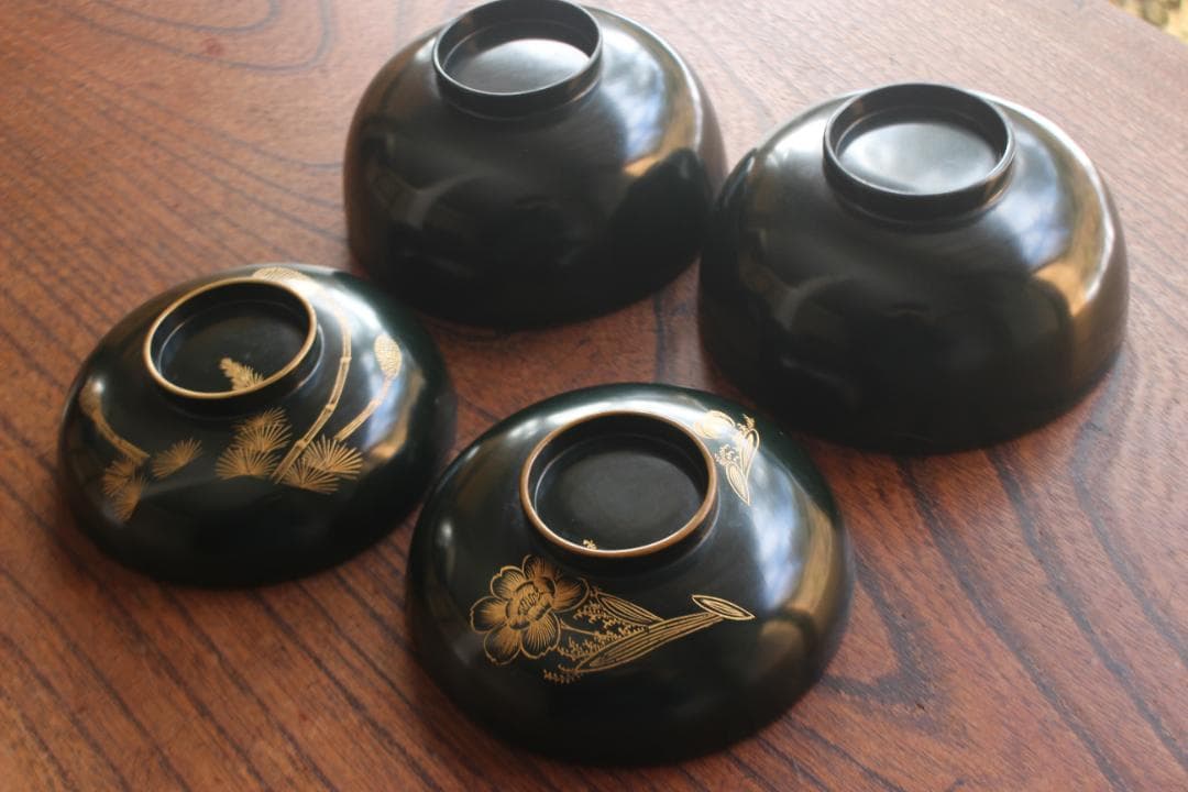 デッドストック！風情ある青塗地に優美な沈金草花文の映えるお椀2点（検輪島塗沈金椀