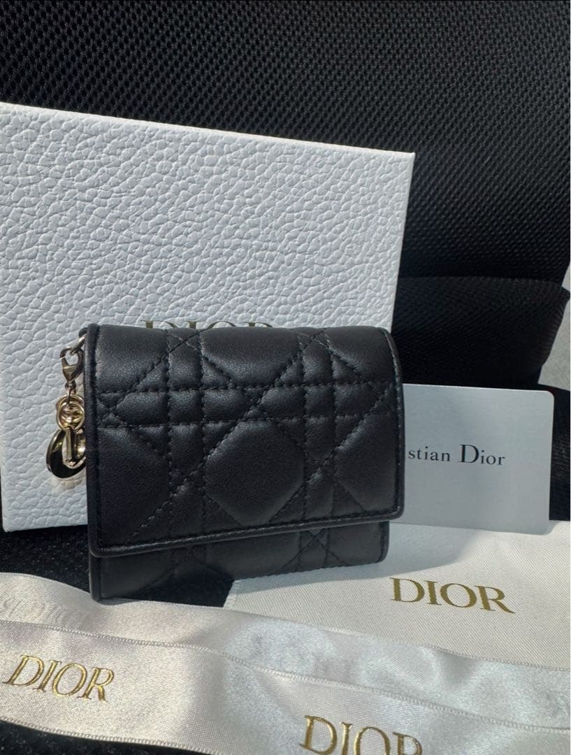 Dior ロータスウォレット　三つ折り財布　ブラック　ラムスキン