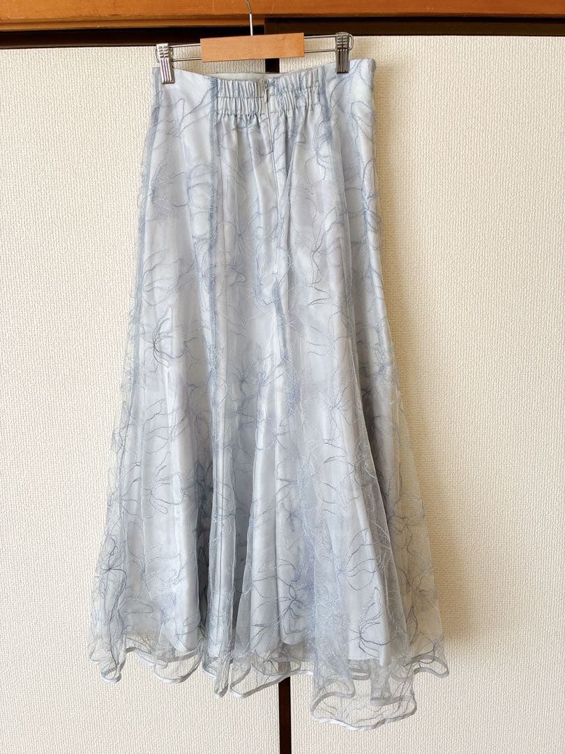 【新品未使用】ジャスグリッティー キラキラ刺繍マーメイドスカート