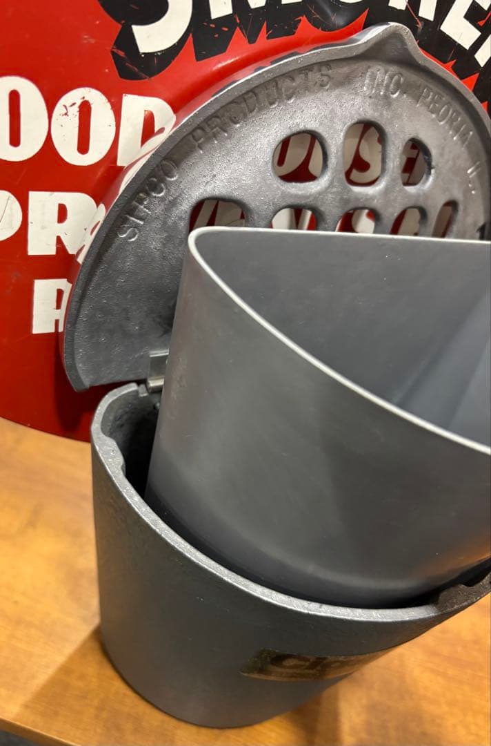 入手困難！　USA 灰皿　レッドプレート付き