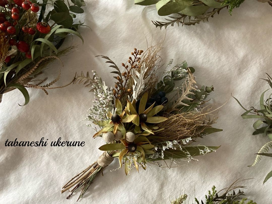 リューカデンドロを大人っぽく束ねた　ナチュラル　スワッグ  ドライフラワー