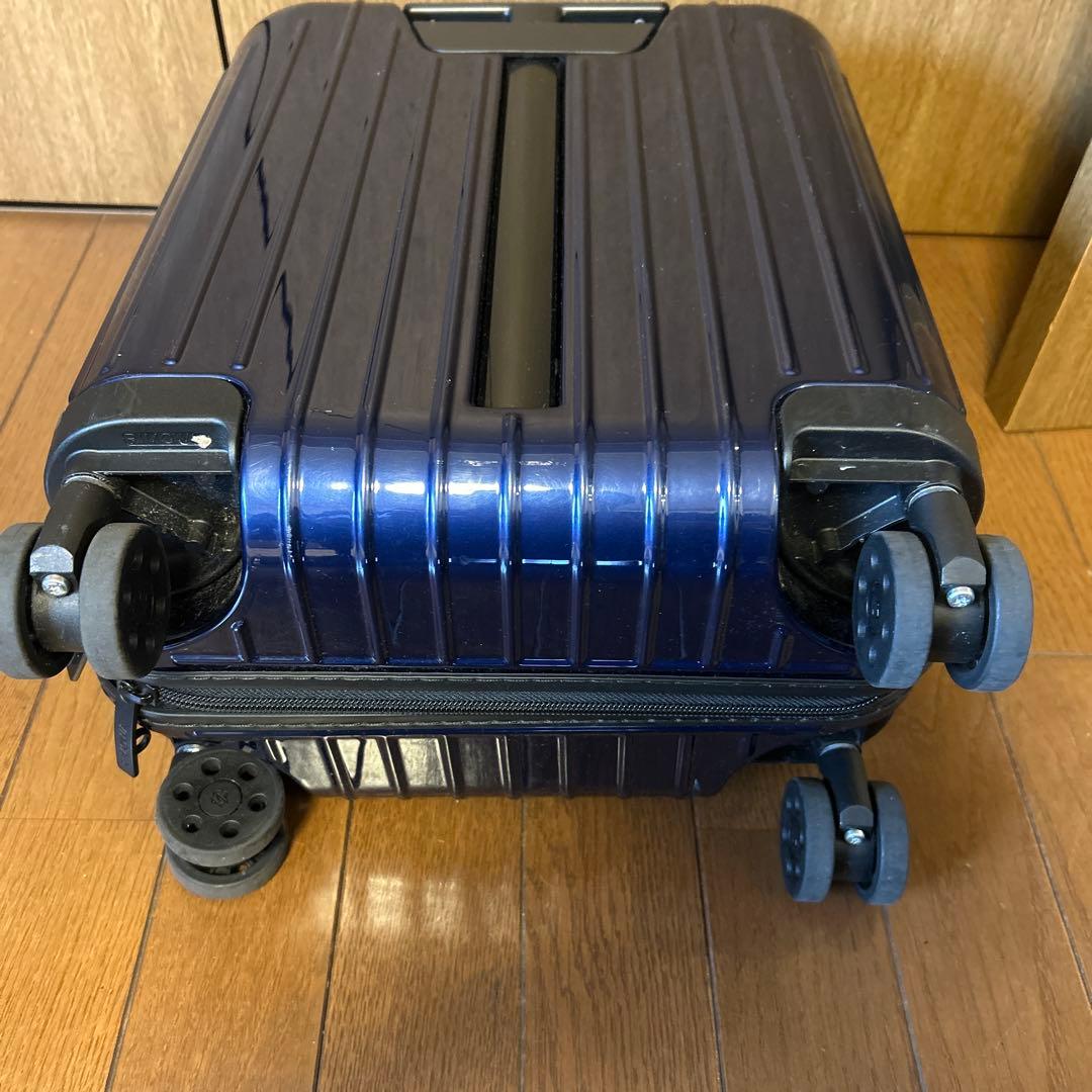 【使用3回】リモワ　エッセンシャルライト　19L　入手困難生産終了モデル