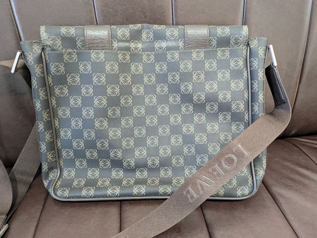 ス*ク様 LOEWE ロエベ アナグラム メッセンジャーバッグ A4 PVC レ