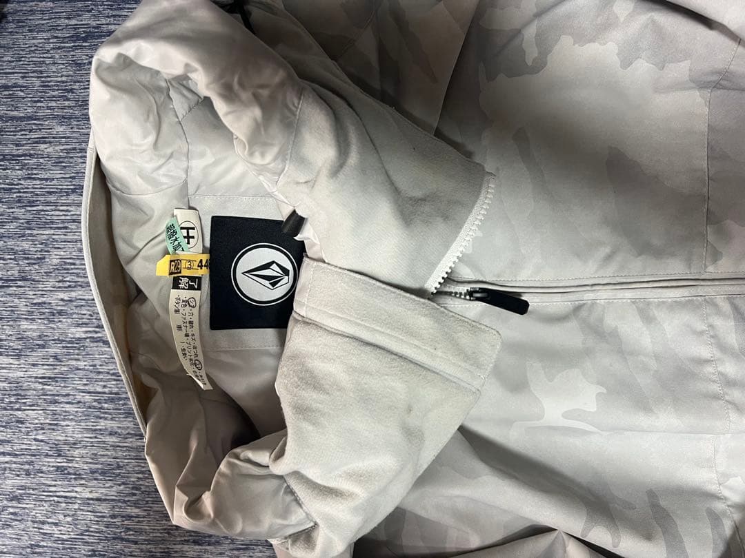 Volcom ホワイト迷彩 スノーボードウェア XXL