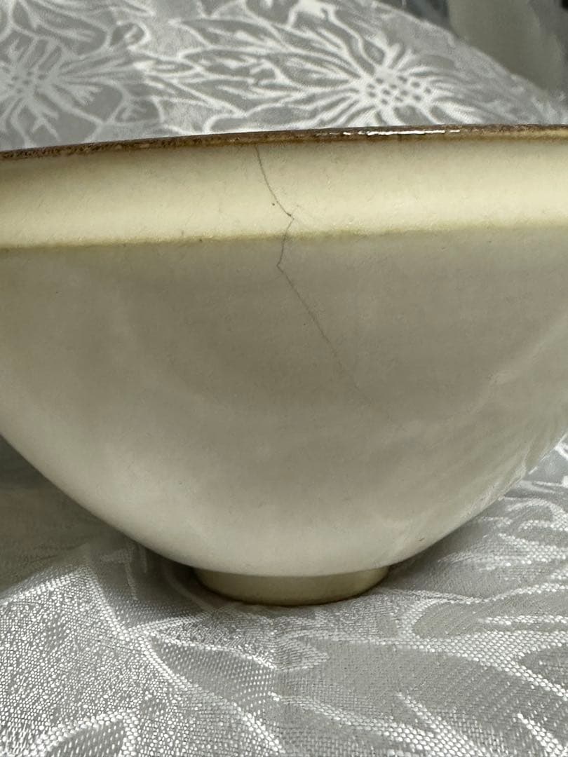 白磁　茶碗　刻印あり