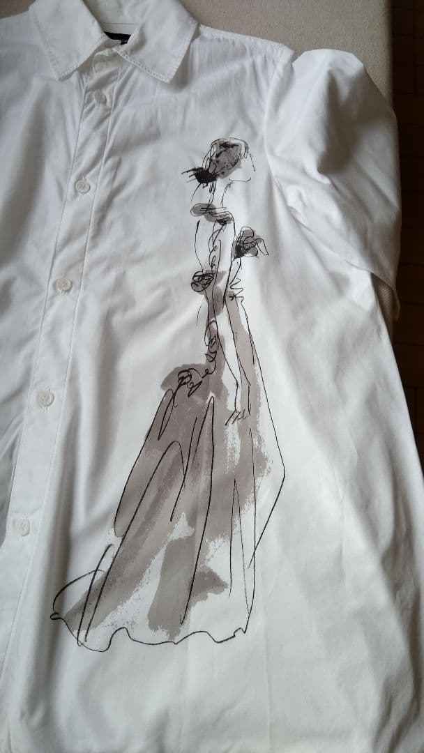 Yohji-yamamotoのイラスト付きホワイト半袖シャツ
