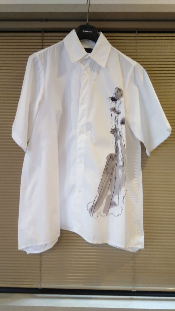 Yohji-yamamotoのイラスト付きホワイト半袖シャツ