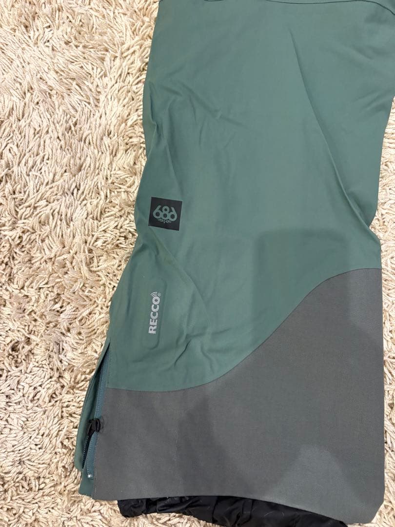 686 GORE-TEX Stretch ゴアテックスパンツ ビブパンツ