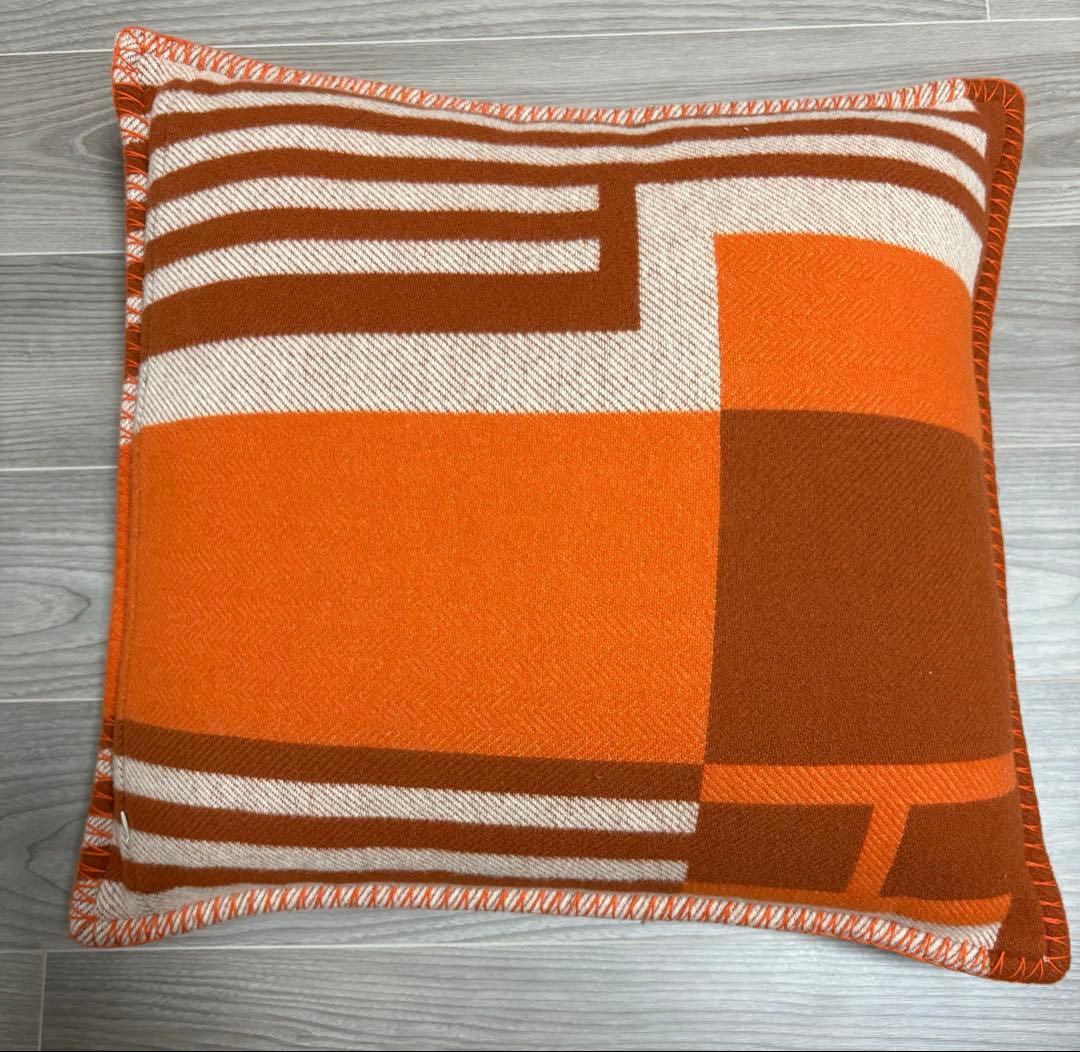 HERMES エルメス　イターク　クッション　テラコッタ　タンジェリン