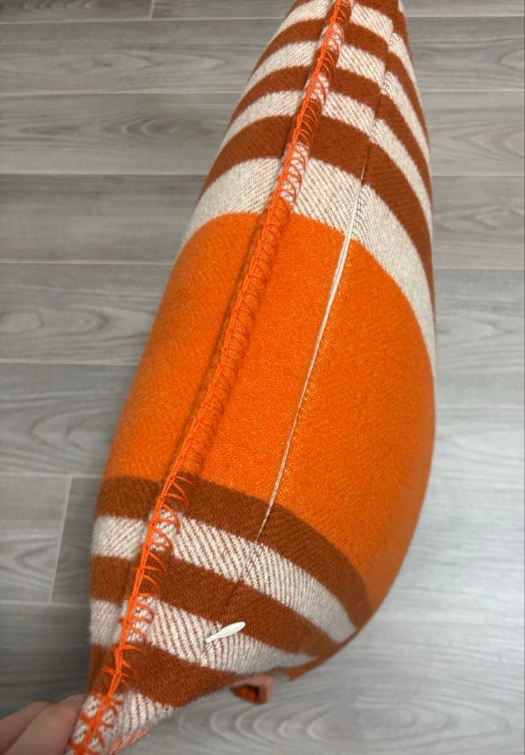 HERMES エルメス　イターク　クッション　テラコッタ　タンジェリン