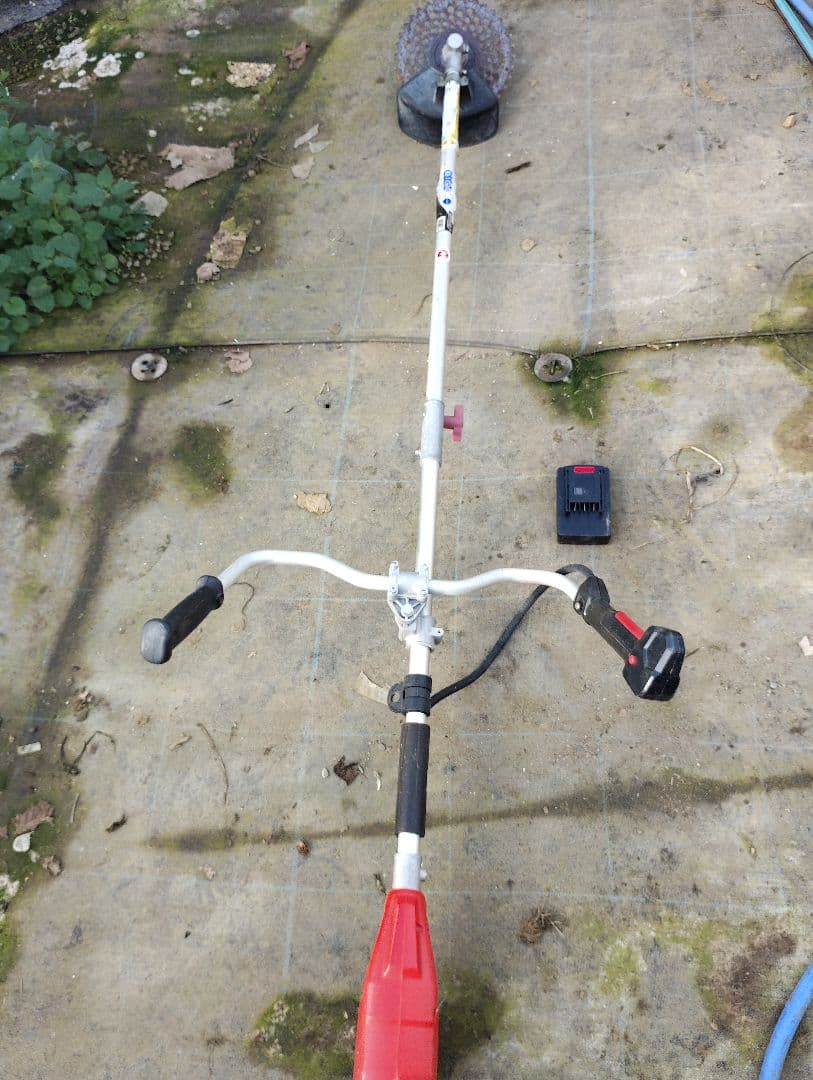 BIGMバッテリー刈り払い機KDC1825Li（中古品)