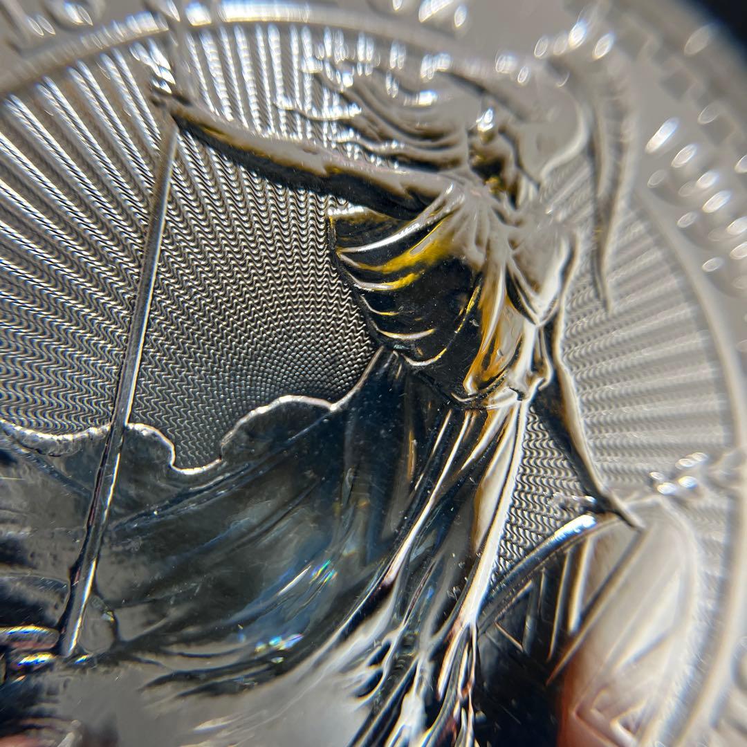 【純銀】2018年エリザベス2世ブリタニア　2ポンド銀貨　英国