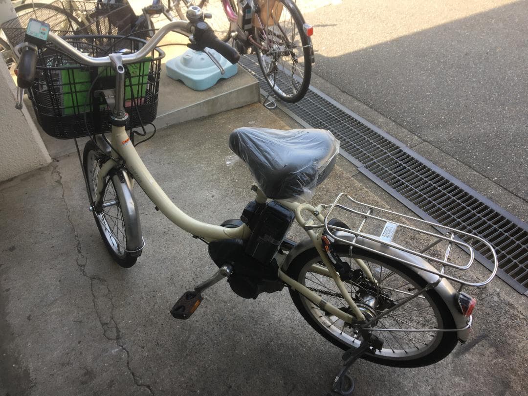 地域限定送料無料　パス　シオン　12,3AH　小径車　白②　神戸市　電動自転車