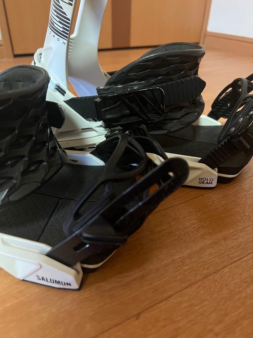 SALOMON HOLOGRAMスノーボードビンディング