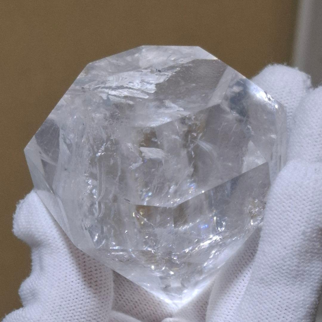 天然石✨️水晶　ダイヤモンド型✨️虹キラキラ　台座付き