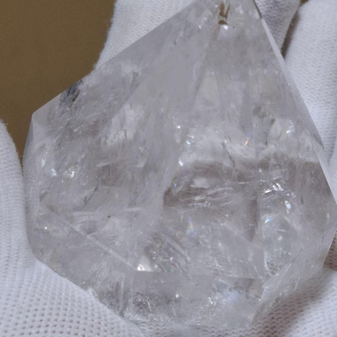 天然石✨️水晶　ダイヤモンド型✨️虹キラキラ　台座付き