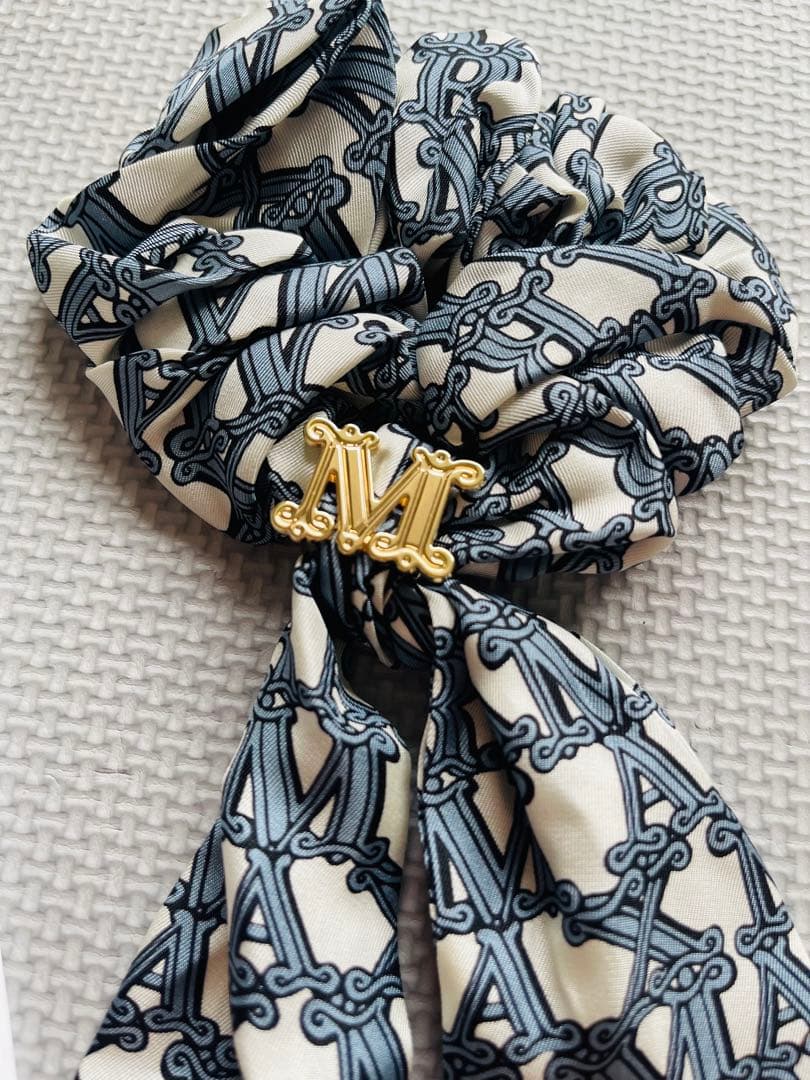 【試着のみ】MaxMara マックスマーラ　 ロゴ　シュシュ　シルク　髪