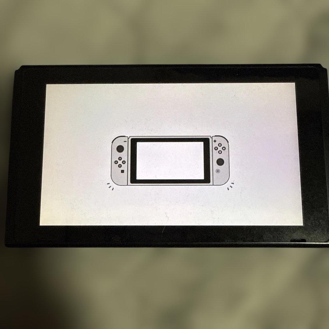 Nintendo Switch 本体（ジョイコン無し）　充電コード　ドック