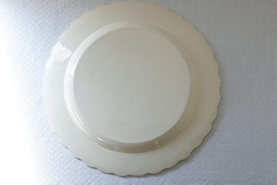 イギリスアンティーク　18世紀　フリルリム　レリーフ　プレート　34cm