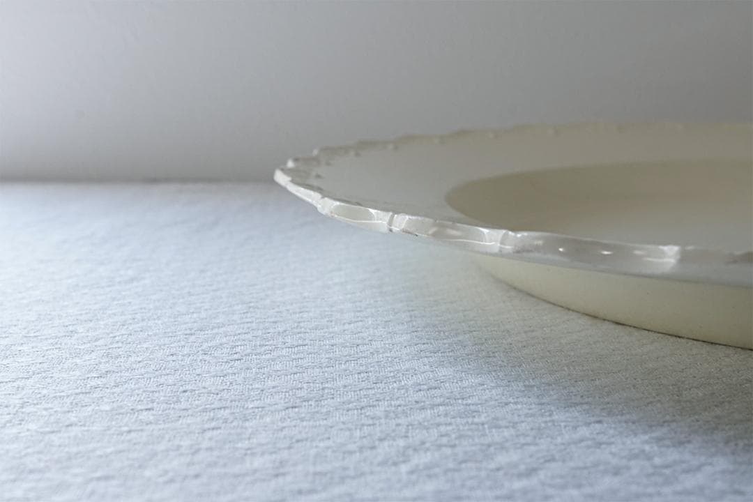 イギリスアンティーク　18世紀　フリルリム　レリーフ　プレート　34cm