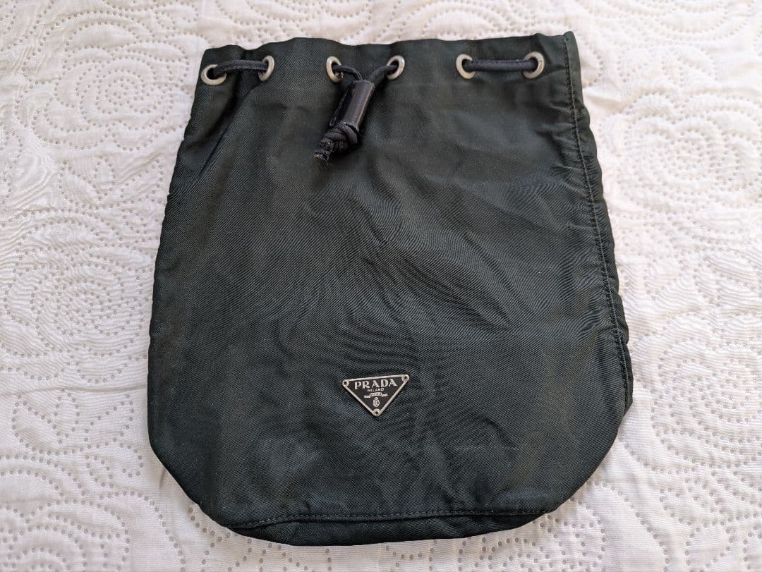 PRADA 巾着ポーチ　黒