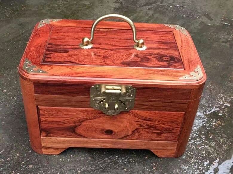 本物見逃すな!けーたい携帯できるアクセサリーケース 实き木