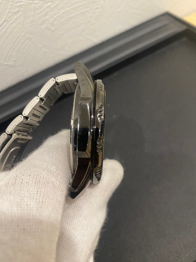 CASIO EDIFICE希少モデル レッドブルレーシングコラボ腕時計