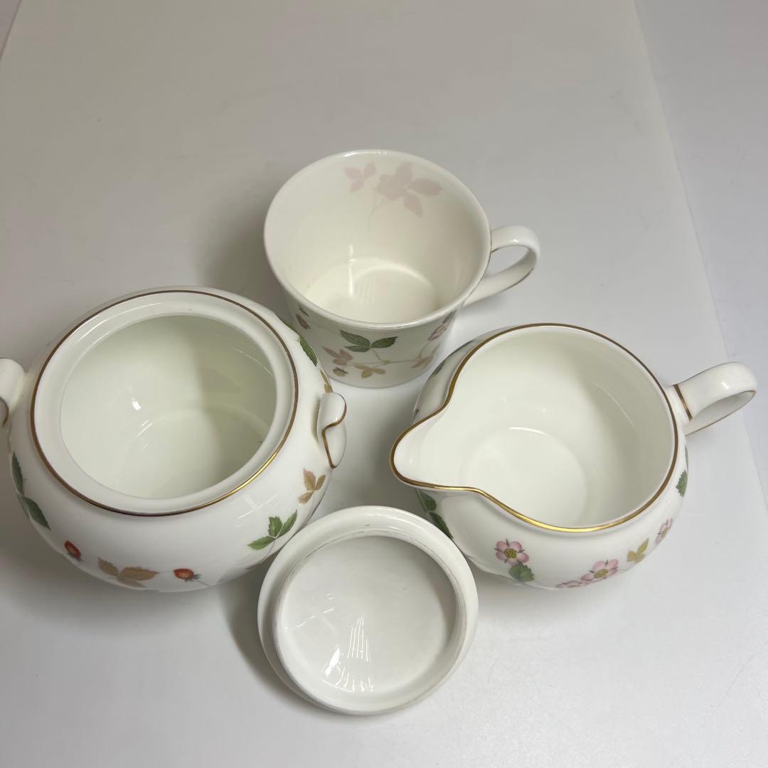 ウエッジウッド　ワイルドストロベリー　カップ&ソーサ、プレートセット