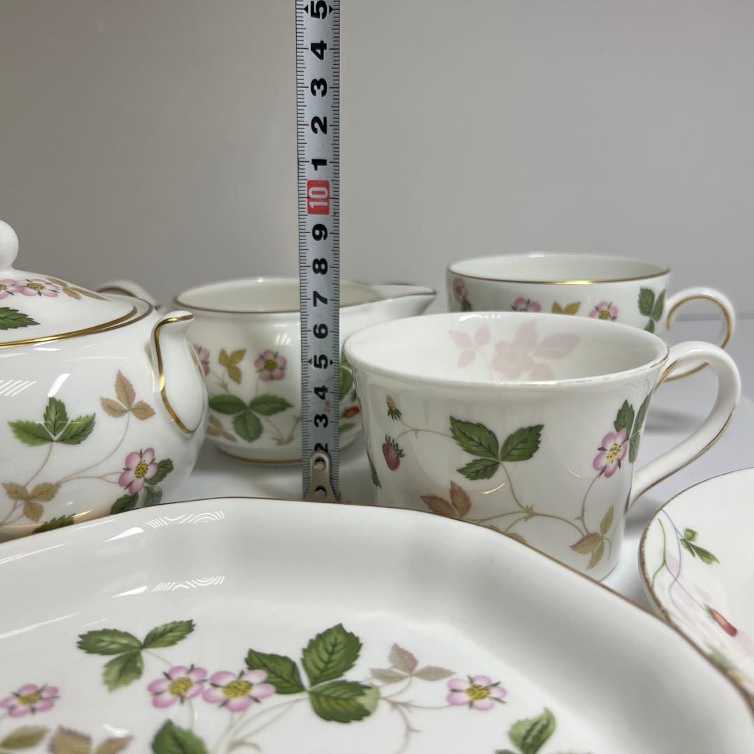 ウエッジウッド　ワイルドストロベリー　カップ&ソーサ、プレートセット