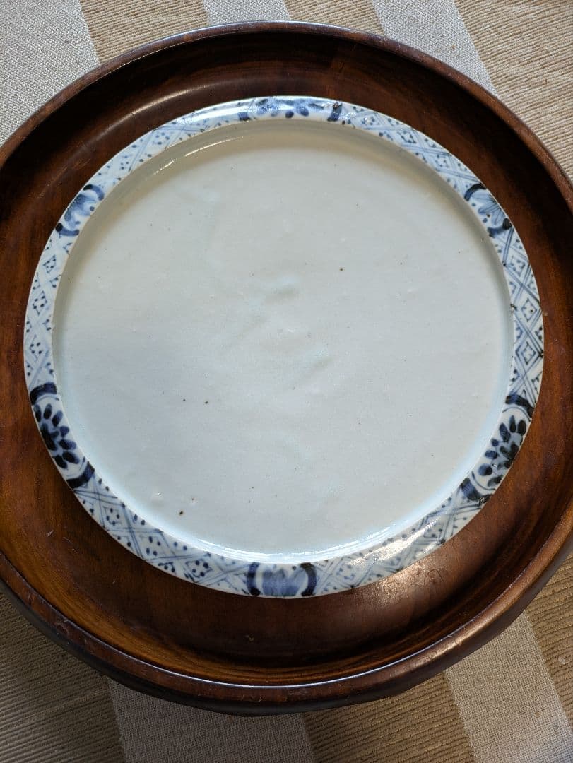 岡晋吾　天平窯 青と白の花柄陶器プレート 21.3cm