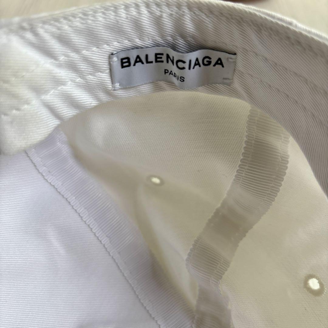 BALENCIAGA ホワイトキャップ