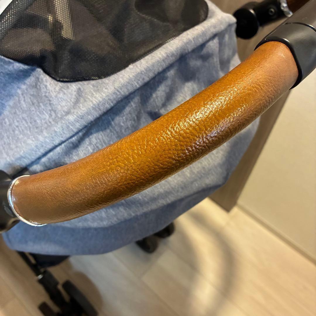 Aprica ラクーナビッテクッション 軽量 ベビーカー A型 レザーハンドル