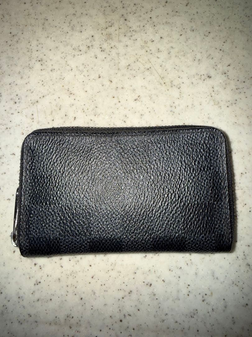 ルイヴィトン ケース ダミエ グラフィット