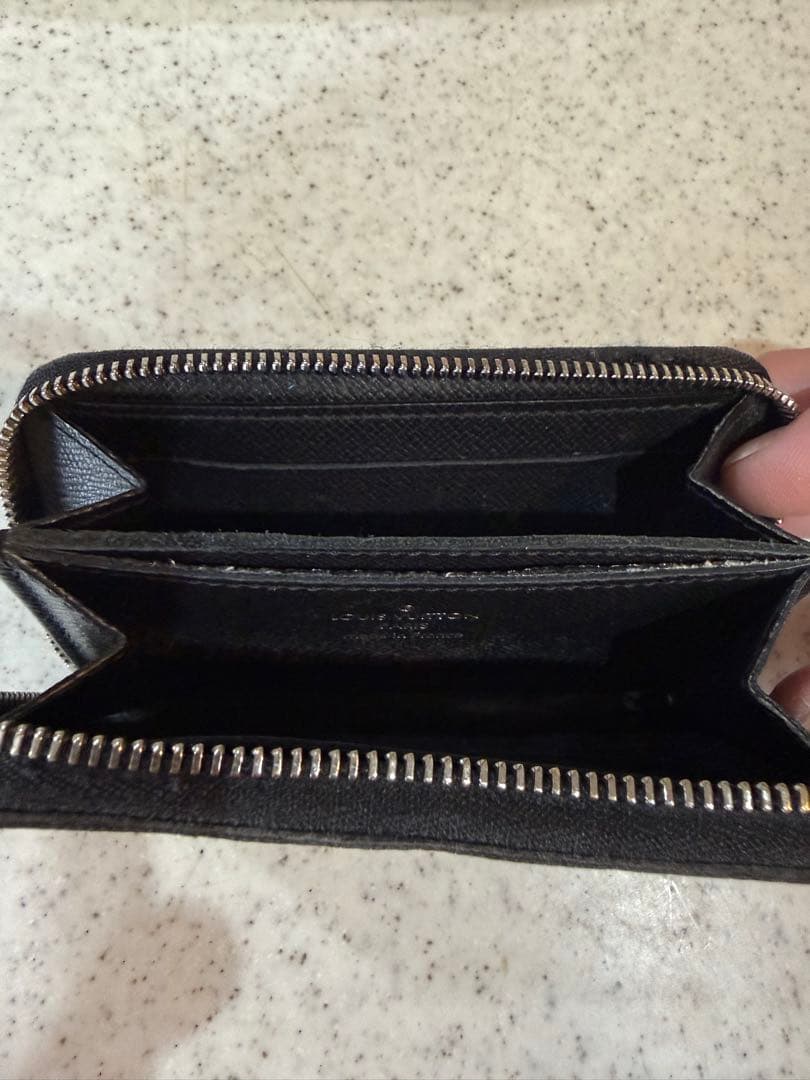 ルイヴィトン ケース ダミエ グラフィット