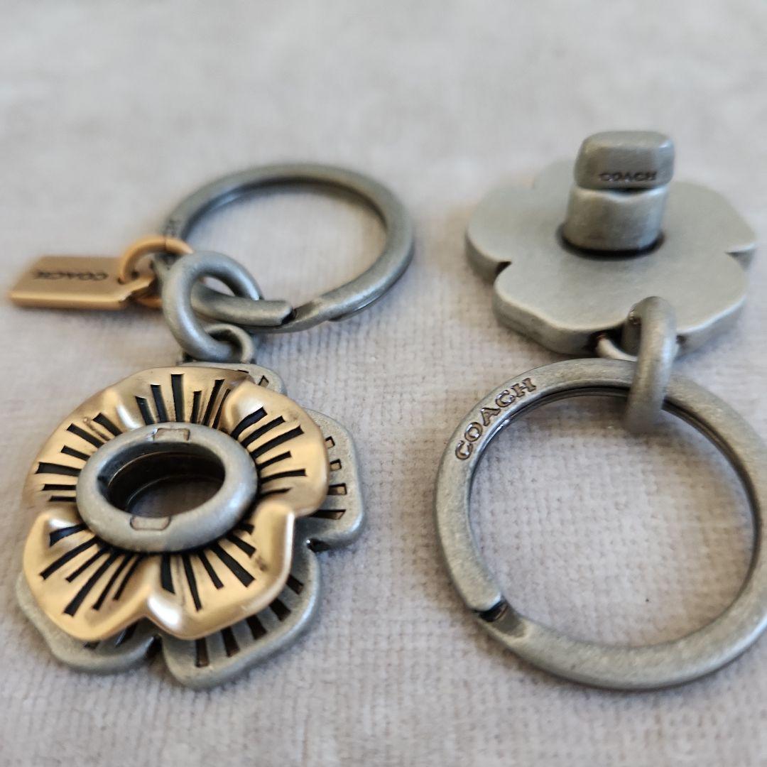COACHコーチ　ティーローズチャーム キーリング　キーホルダー　2WAY