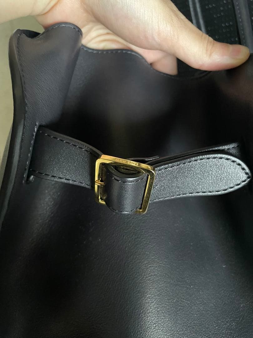 THE ROW Margaux 15 サドルレザー