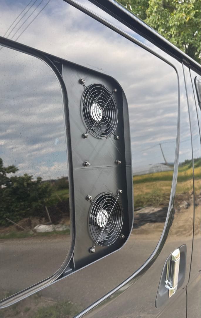 ハイエース 換気扇 ４型 〜 USBファン 付 パネル 小窓 ABS製 車中泊