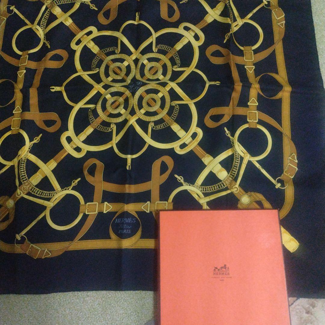 エルメス スカーフ カレ90 HERMÈS シルクスカーフ ブラック ゴールド