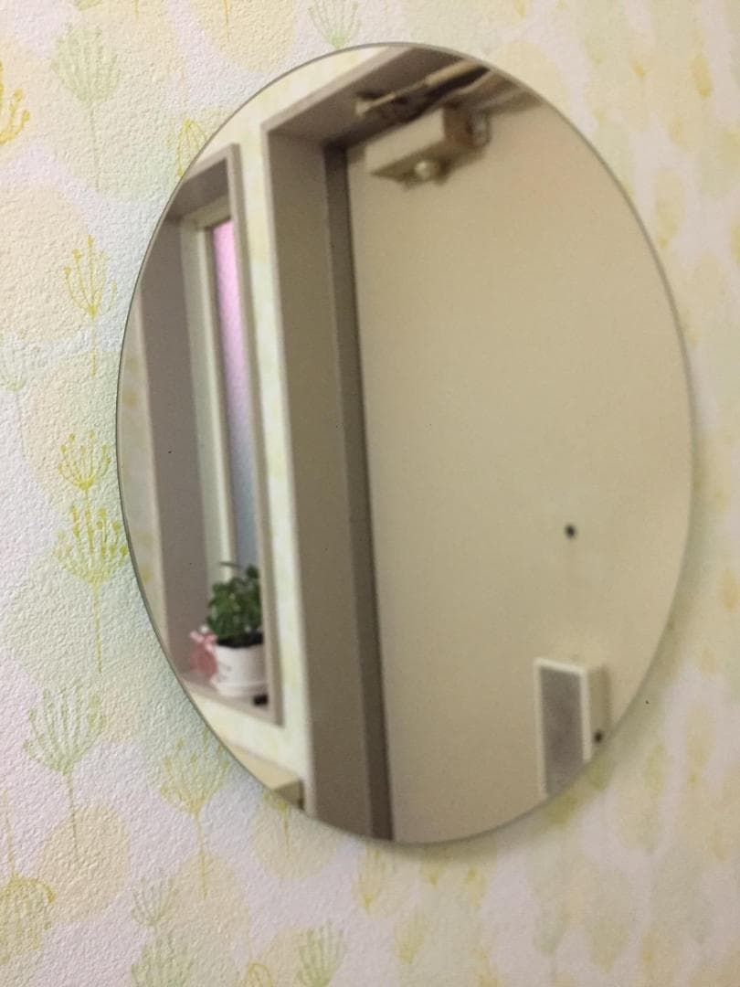 壁掛け鏡、丸型、日本製、トイレや洗面所用、35×35cm、賃貸対応、ノンフレーム