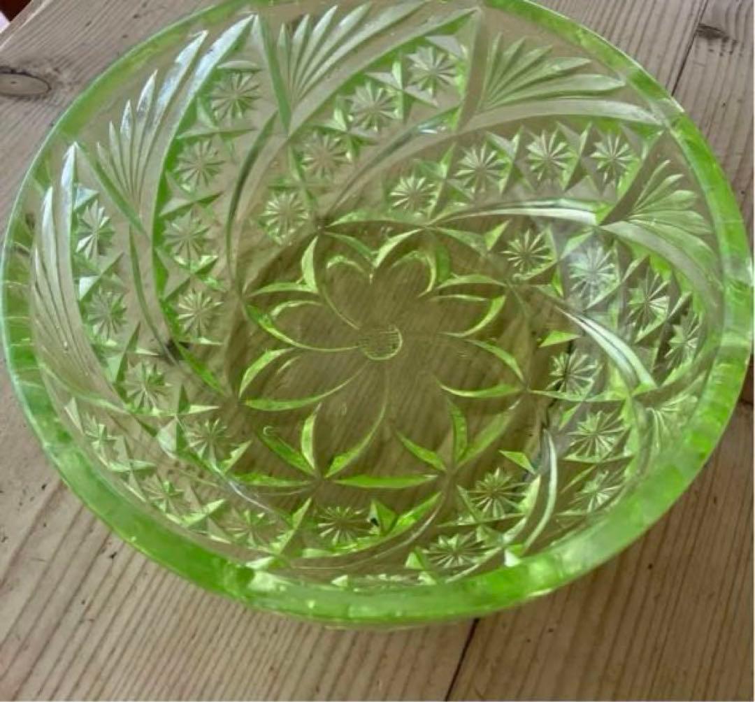 戦前　和骨董　アンティーク　ウランガラス　プレスガラス　大きなボウル
