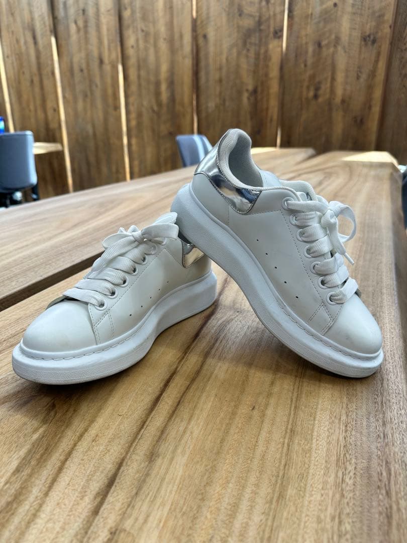 Alexander McQueen ホワイトスニーカー