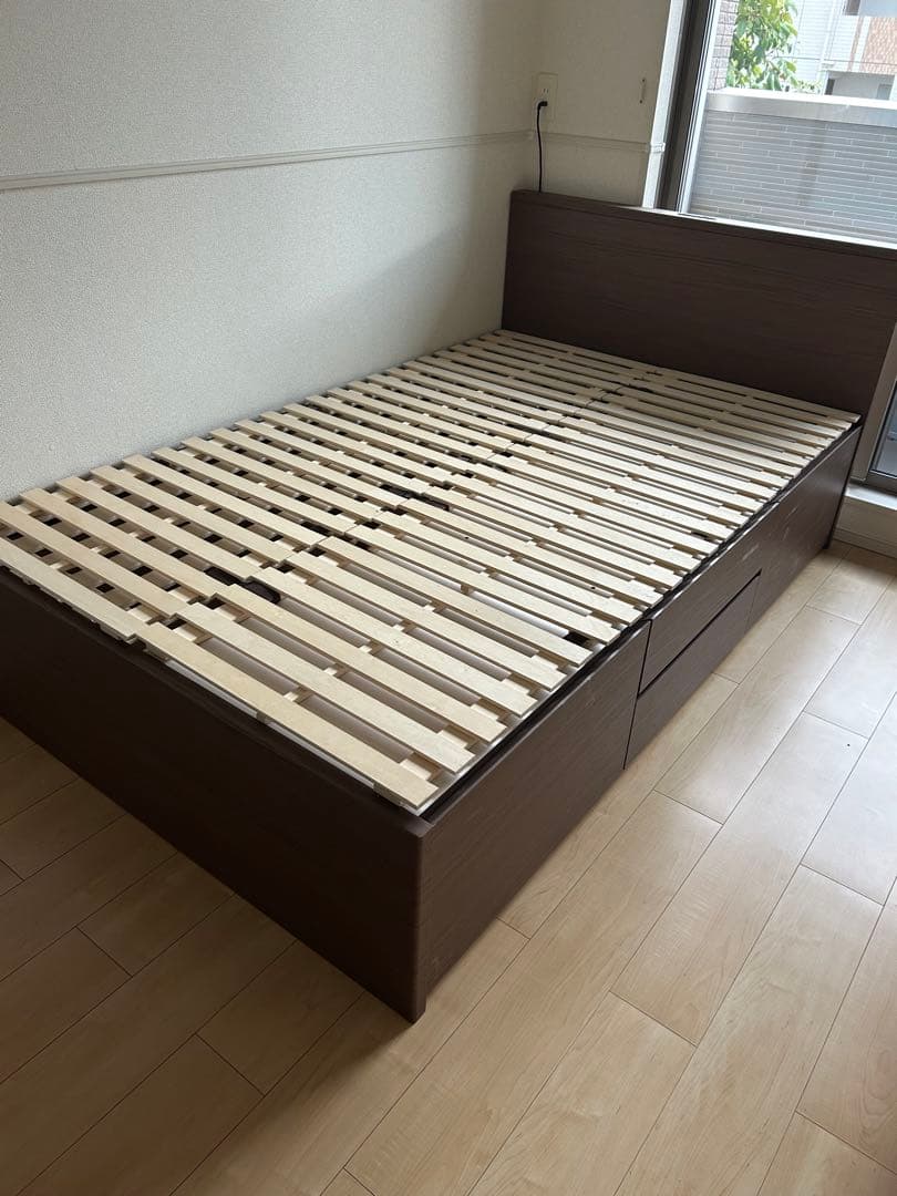 セミダブル 木製ベッドフレーム 引き出し付き　「美品」　「引き取り限定」