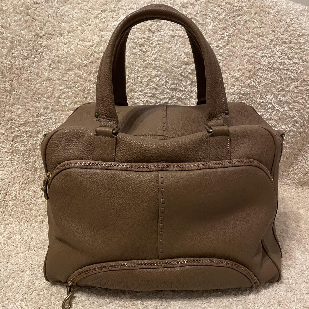 Magnu ボストンバック　Magnu美品 エルメスで使用されてる革