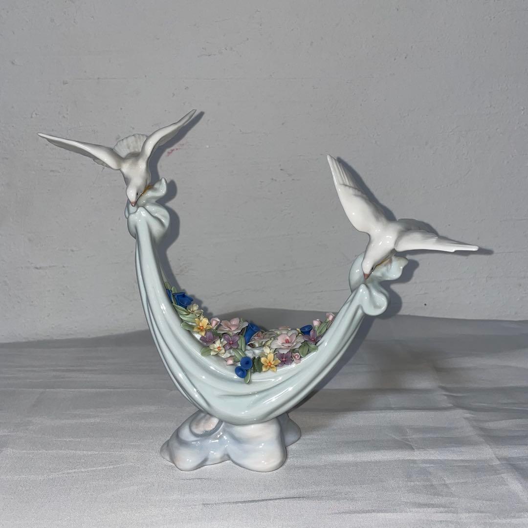 リヤドロ　LLADRO 平和の花かご　花　ハト　鳩