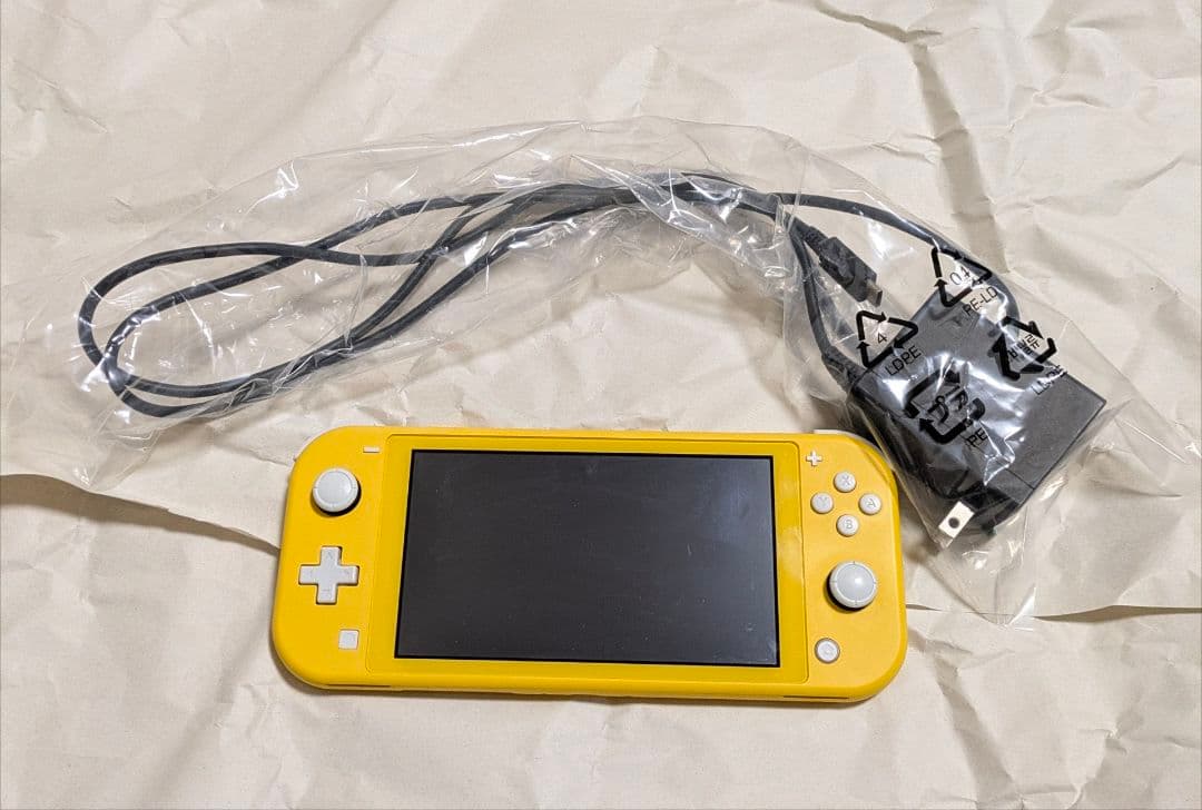 Nintendo Switch Lite イエロー 本体　充電器、箱付き