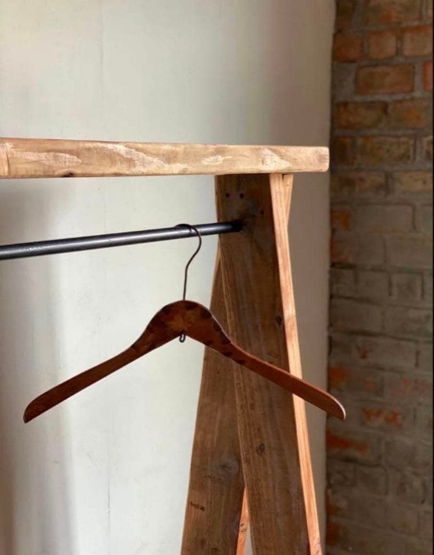 数量限定　特別価格　貴重　古材　ハンガーラック　無垢材　シンプル　ディスプレイ