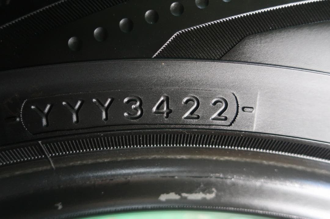 極上イボ付 22~23年製 215/55R17 ヨコハマ ブルーアース RV03