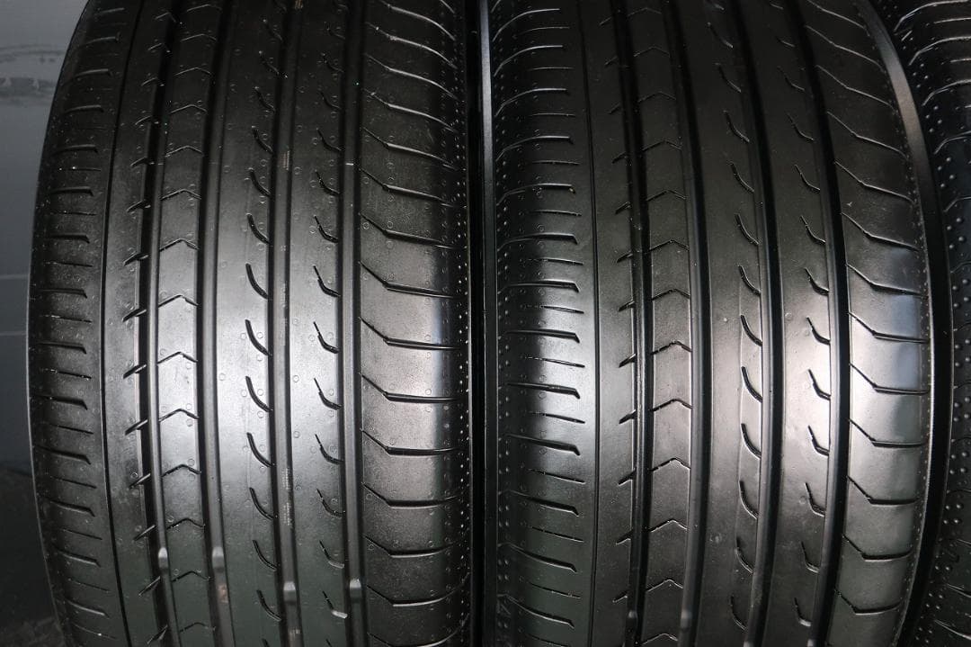 極上イボ付 22~23年製 215/55R17 ヨコハマ ブルーアース RV03