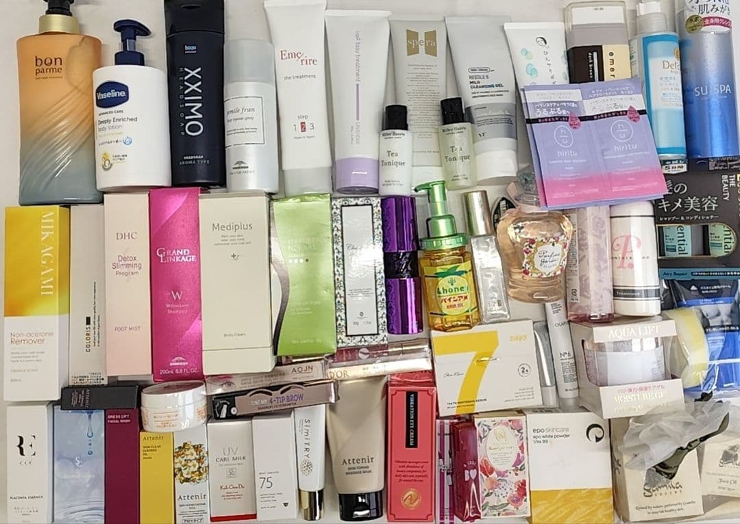 新品未使用　化粧品など大量まとめ売り（基礎化粧 スキンケアヘアケアコスメその他）
